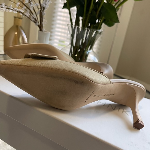 Manolo Blahnik Maysale 70 Linen Mules - Picture 4 of 6